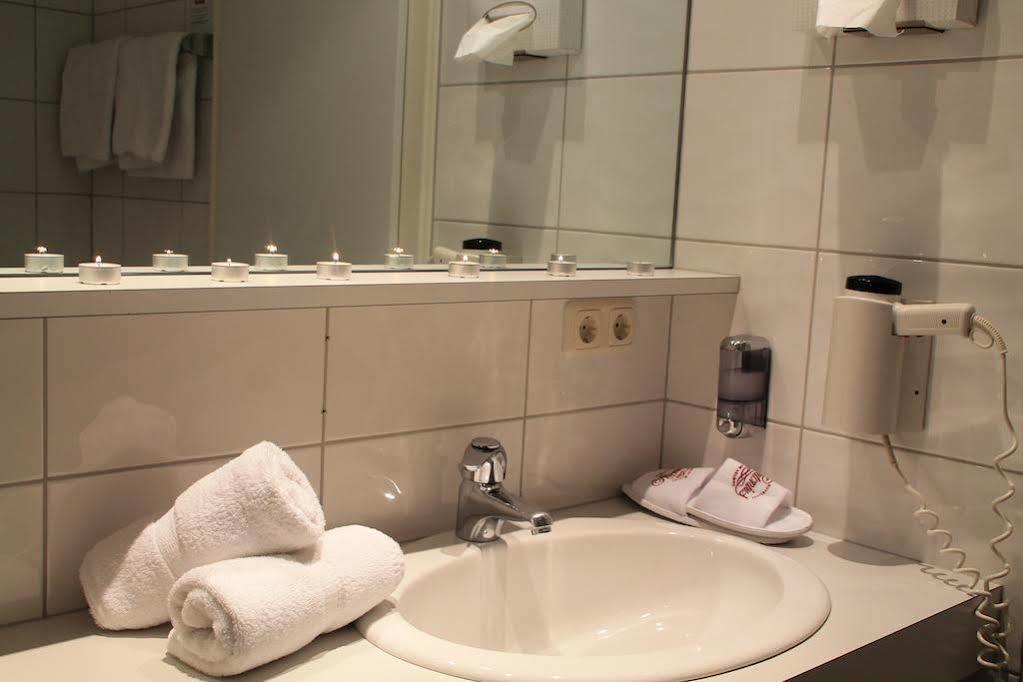 Hotel Antonius Лех ам Алберг Екстериор снимка