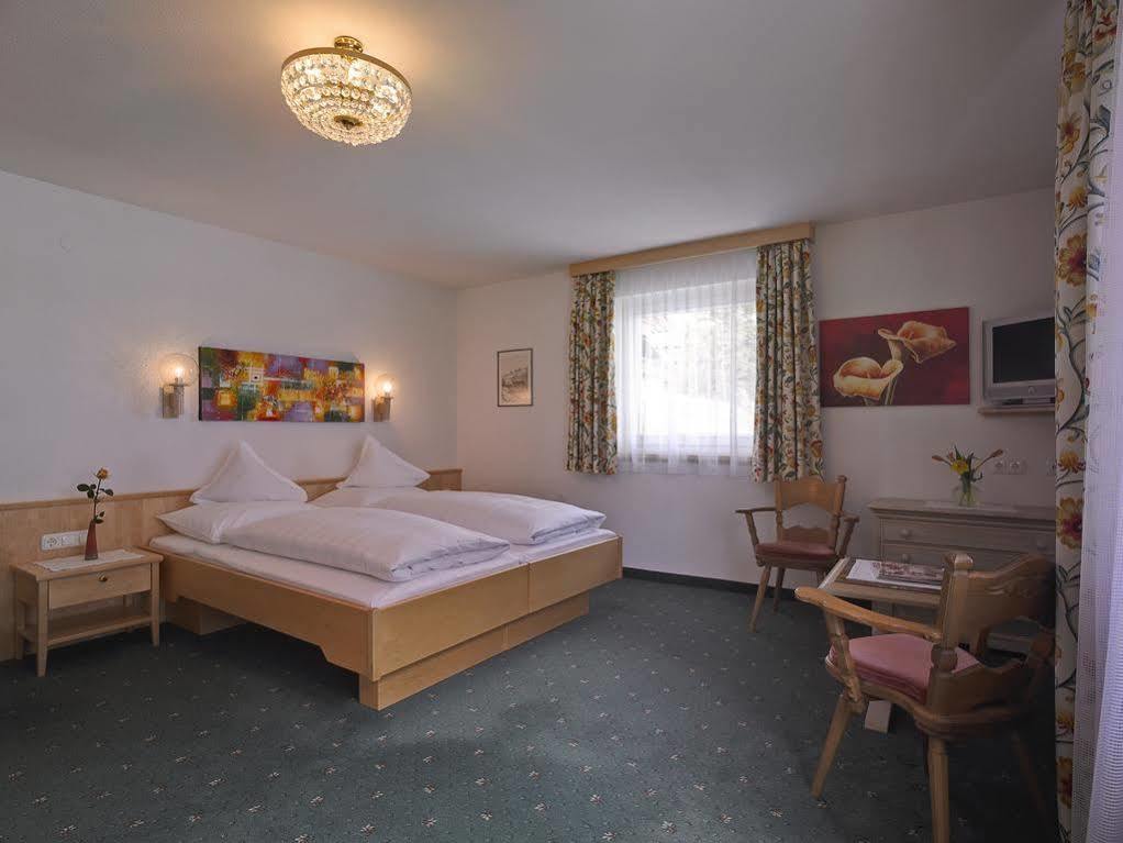 Hotel Antonius Лех ам Алберг Екстериор снимка